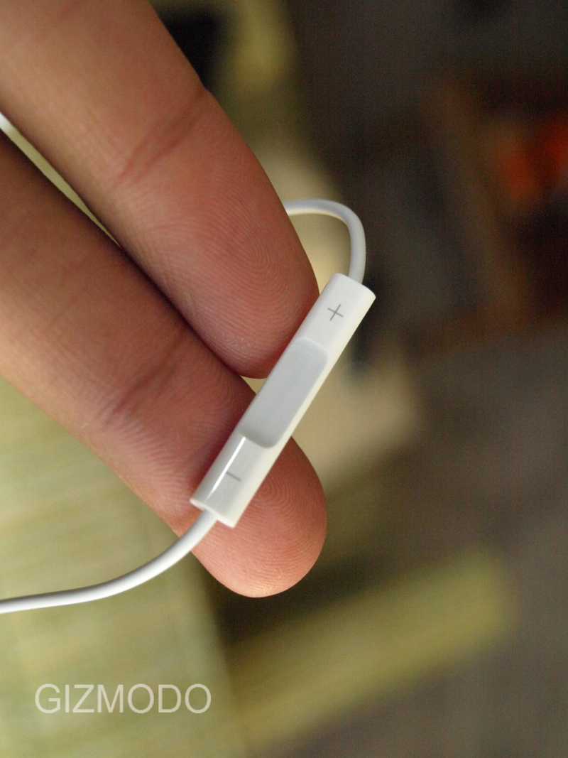 Illustration for article titled Lightning Review: New Apple In-Ear Headphones